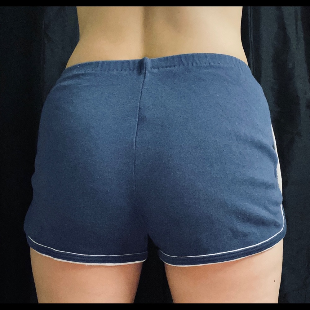 Mini shorts - Picture 3 of 4